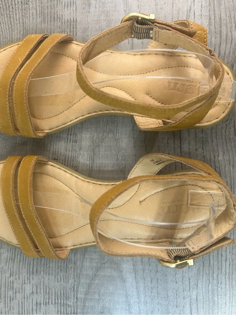 BORN Women’s Size 9 M Tan Leather Strappy Ankle Strap Comfort Sandals